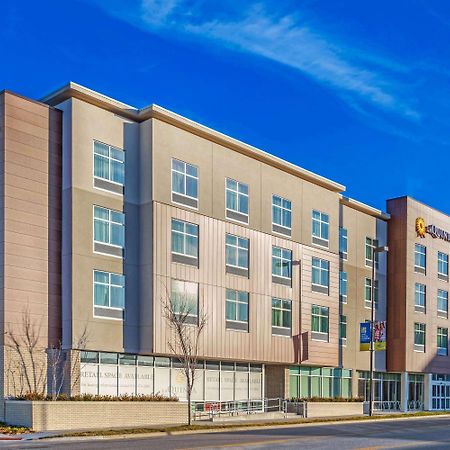 La Quinta Inn & Suites By Wyndham Kansas City Beacon Hill Εξωτερικό φωτογραφία