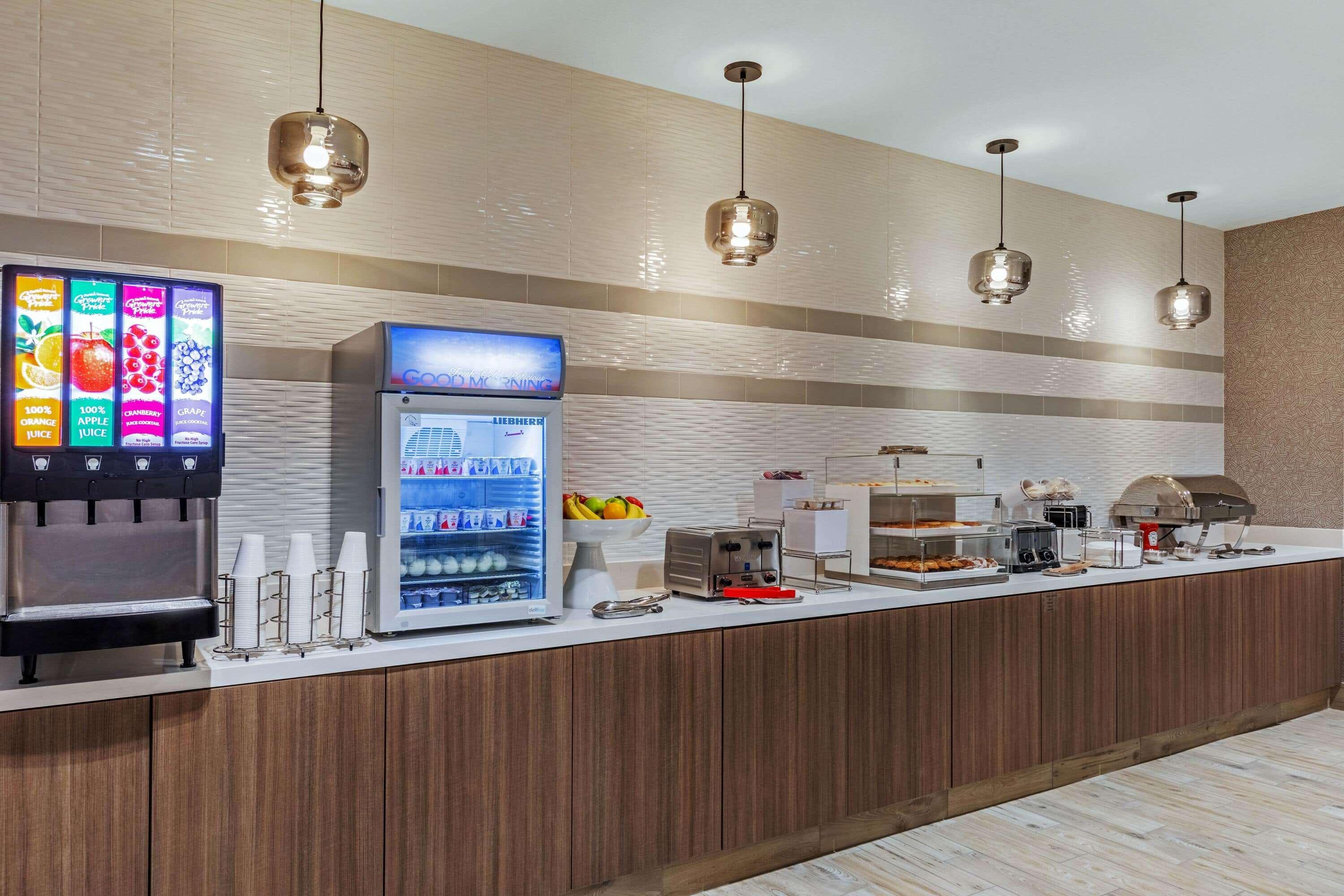 La Quinta Inn & Suites By Wyndham Kansas City Beacon Hill Εξωτερικό φωτογραφία