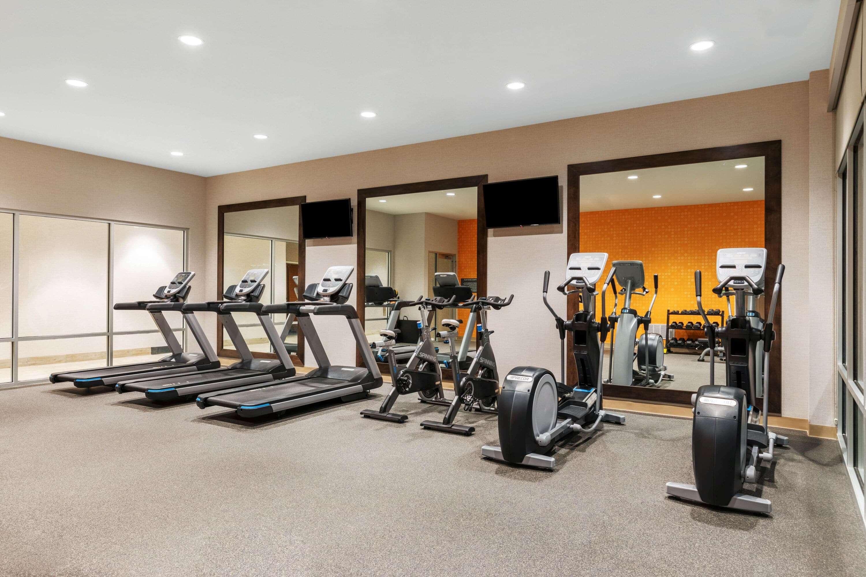 La Quinta Inn & Suites By Wyndham Kansas City Beacon Hill Εξωτερικό φωτογραφία