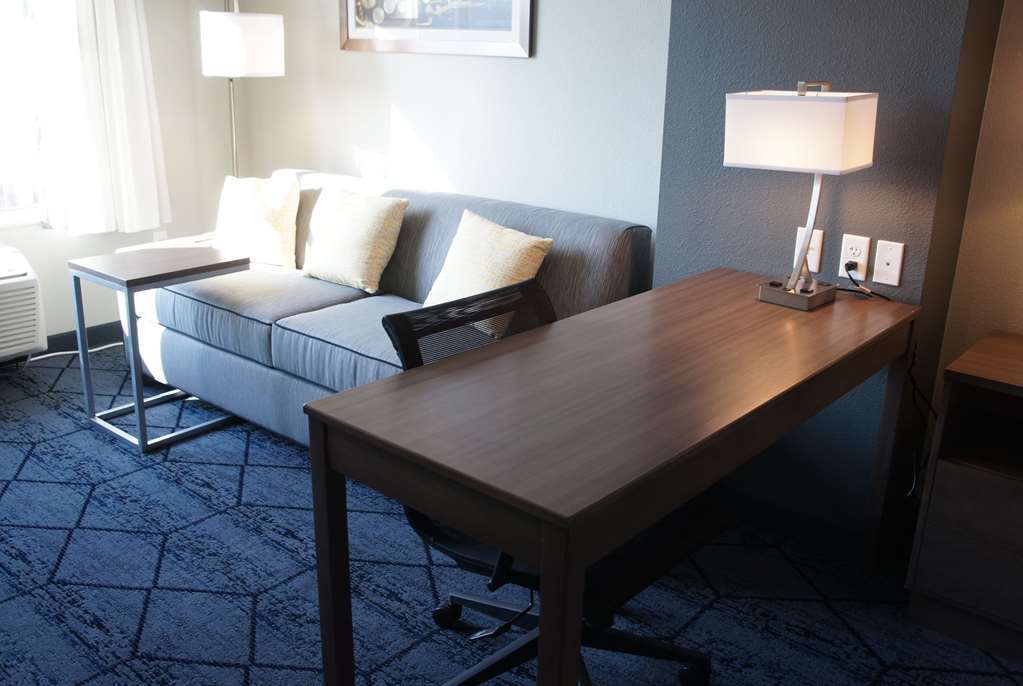 La Quinta Inn & Suites By Wyndham Kansas City Beacon Hill Δωμάτιο φωτογραφία