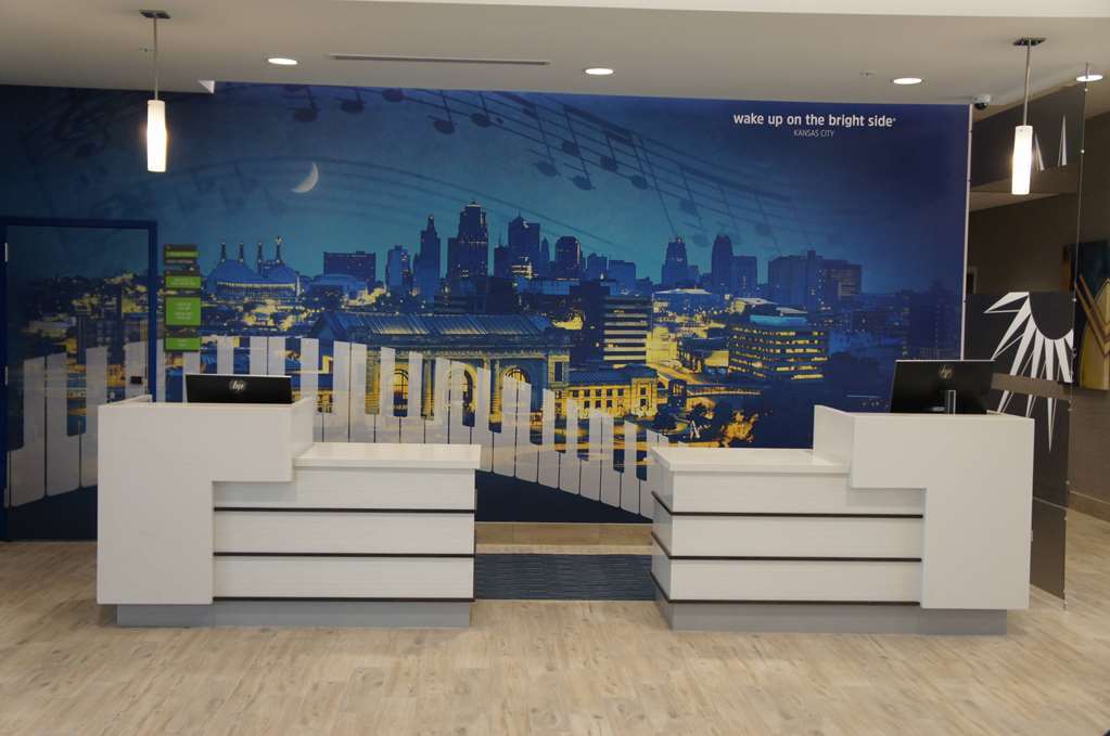 La Quinta Inn & Suites By Wyndham Kansas City Beacon Hill Εσωτερικό φωτογραφία